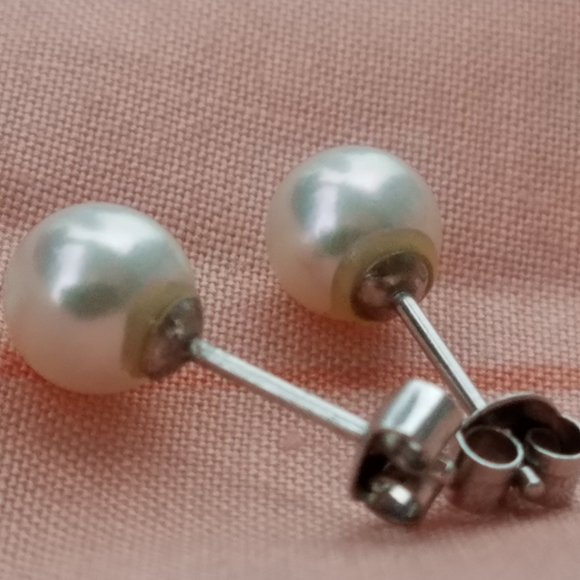 Platinum pearl earrings - Picture 8 of 8